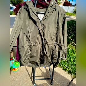 Olive/ army green wind breaker/ rain jacket water resistant